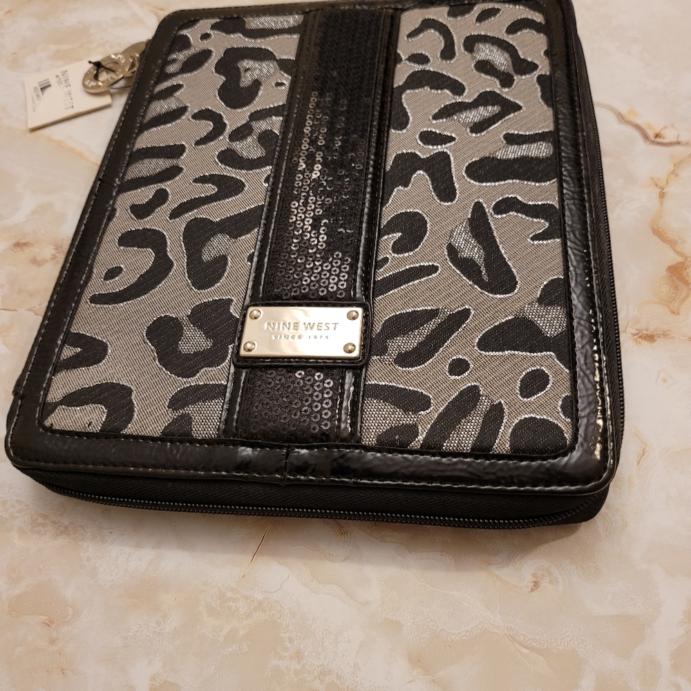 ☆4/$20☆ Tablet cases - Picture 4 of 6